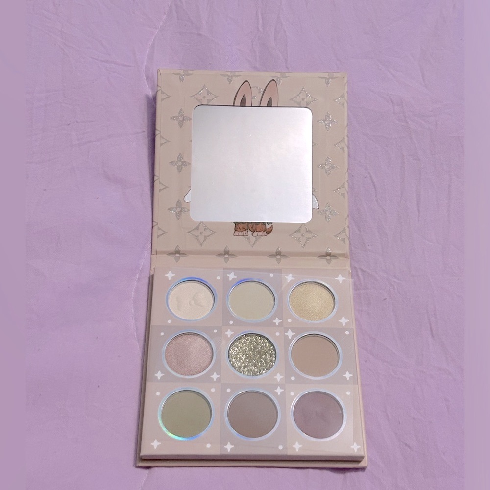 Labubu Small Makeup Palette - Picture 2 of 2